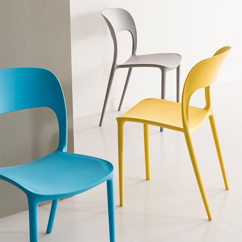 Moderne Høj Kvalitet Farverige Pp Seat Plastic Stol Høj Ryg Rustik Hvid Udendørs Plastic Have Restaurant Stole