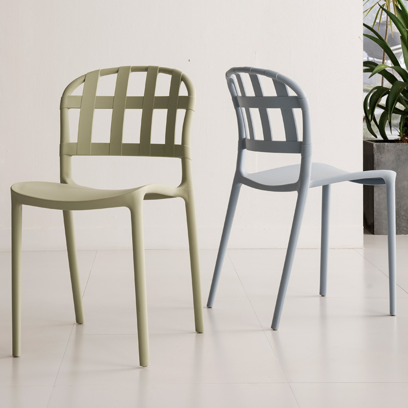Moderne plastfarvet stol armløs fast ryglæn udendørs enkel lounge plast spisestol